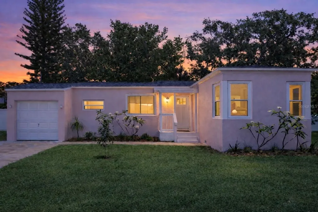 1579 Bayshore Boulevard Dunedin FL 34698