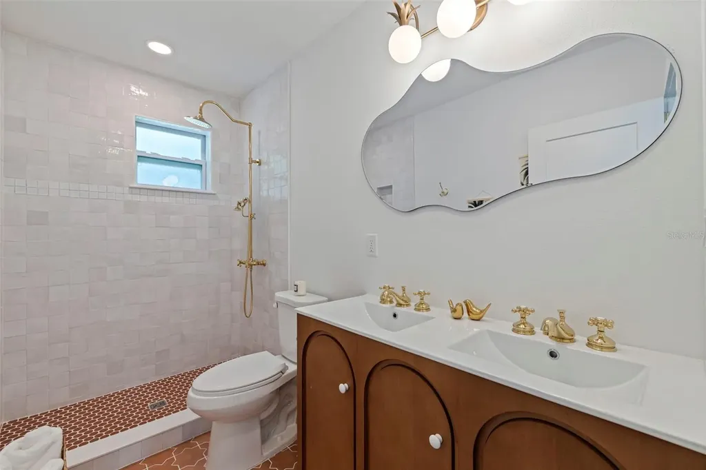 1579 Bayshore Boulevard Dunedin FL 34698