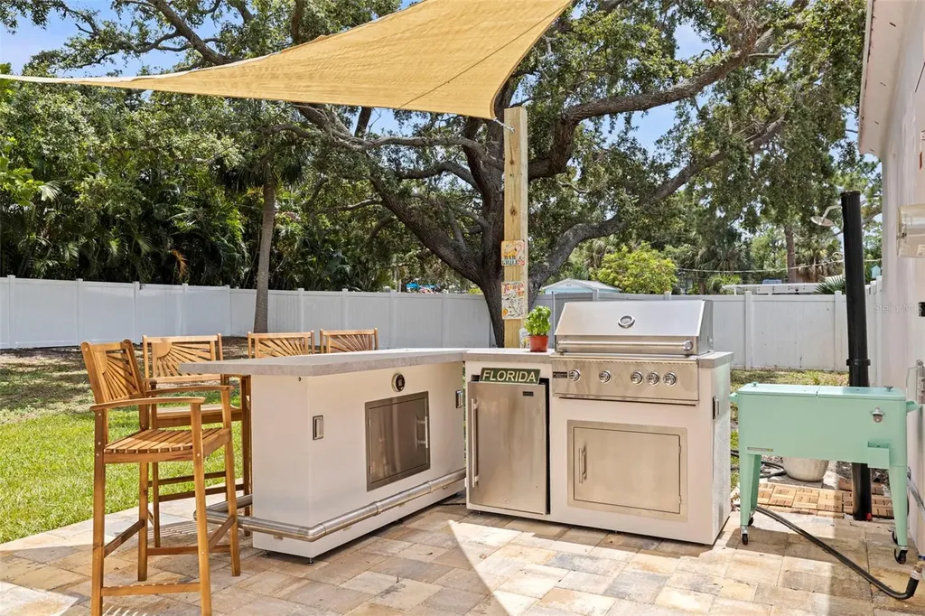 1579 Bayshore Boulevard Dunedin FL 34698