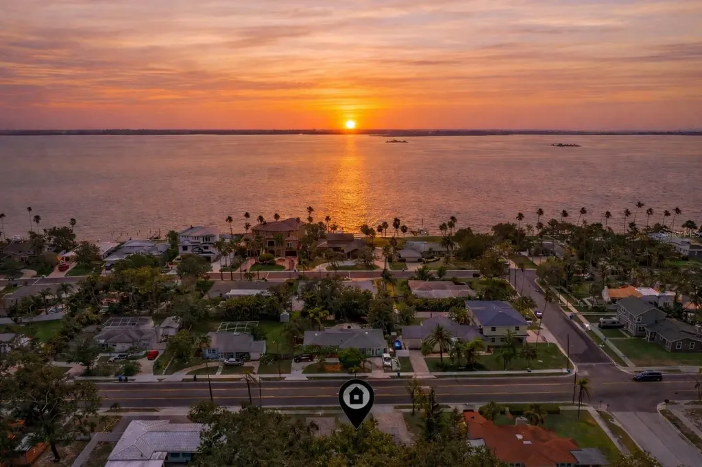 1579 Bayshore Boulevard Dunedin FL 34698
