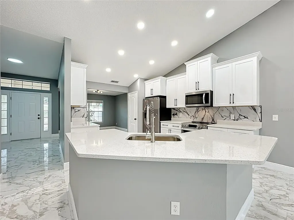 697 Winding Lake Drive Clermont FL 34711