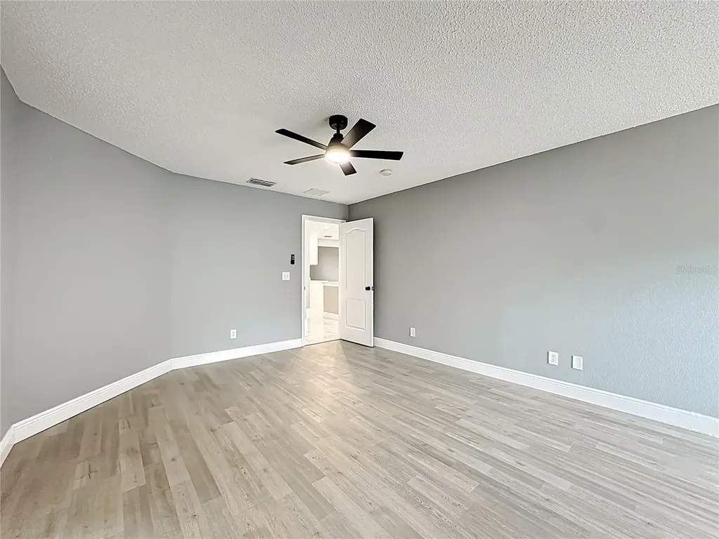 697 Winding Lake Drive Clermont FL 34711