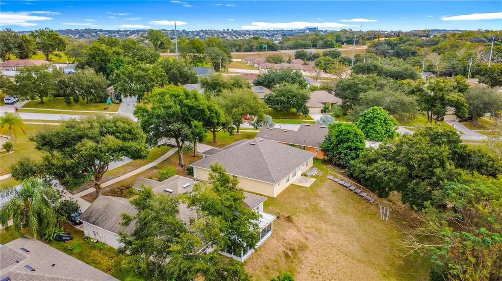 697 Winding Lake Drive Clermont FL 34711