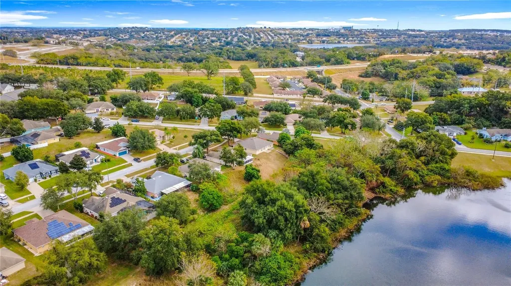 697 Winding Lake Drive Clermont FL 34711