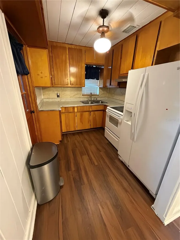 118 E Pine Street Davenport FL 33837