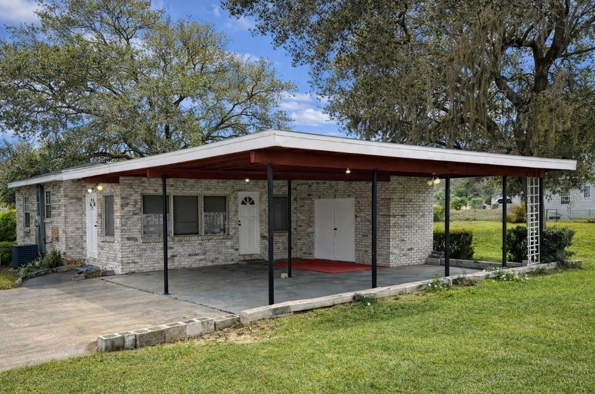 118 E Pine Street Davenport FL 33837