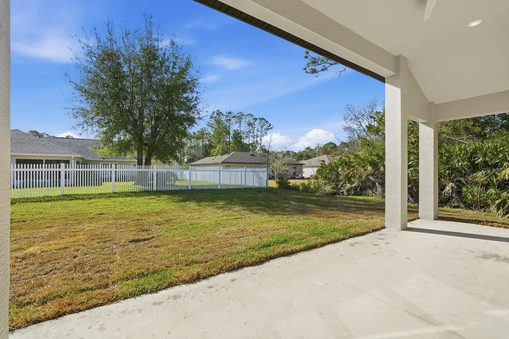 16 Pierce Lane Palm Coast FL 32164