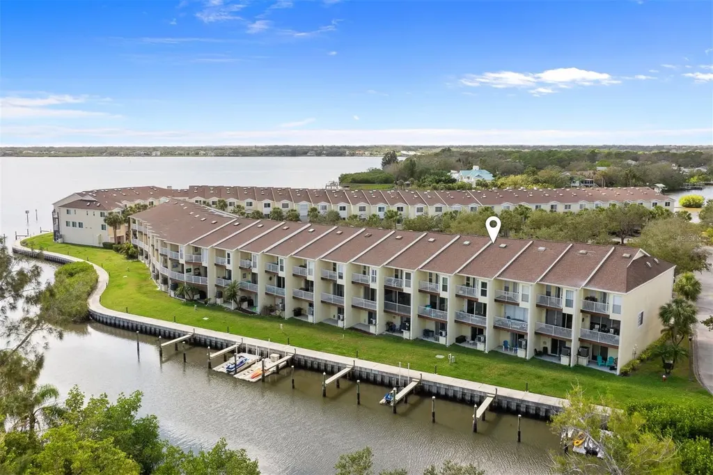 112 Brent Circle Oldsmar FL 34677