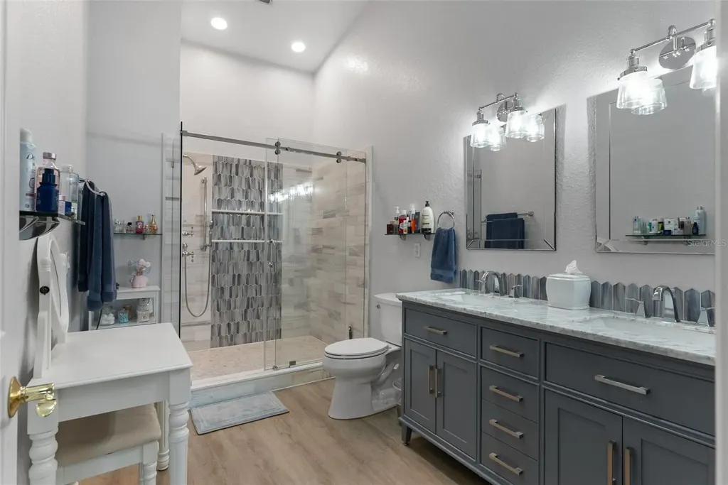 112 Brent Circle Oldsmar FL 34677