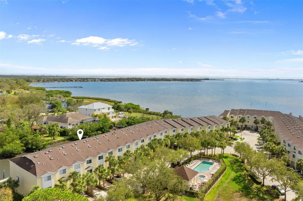 112 Brent Circle Oldsmar FL 34677