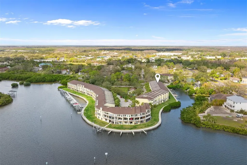 112 Brent Circle Oldsmar FL 34677