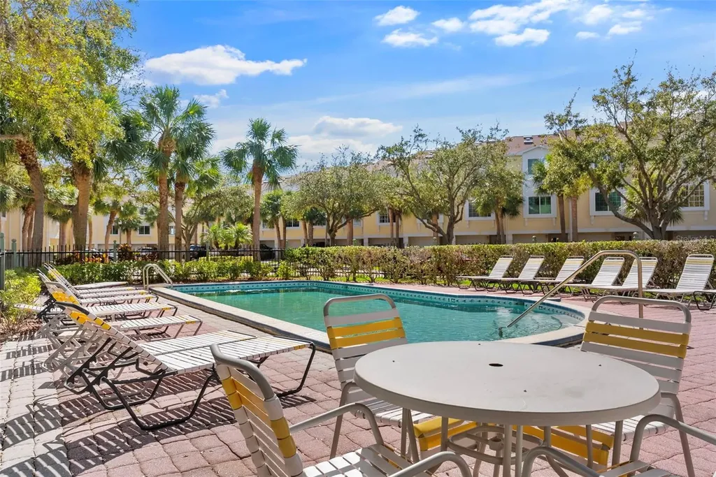 112 Brent Circle Oldsmar FL 34677