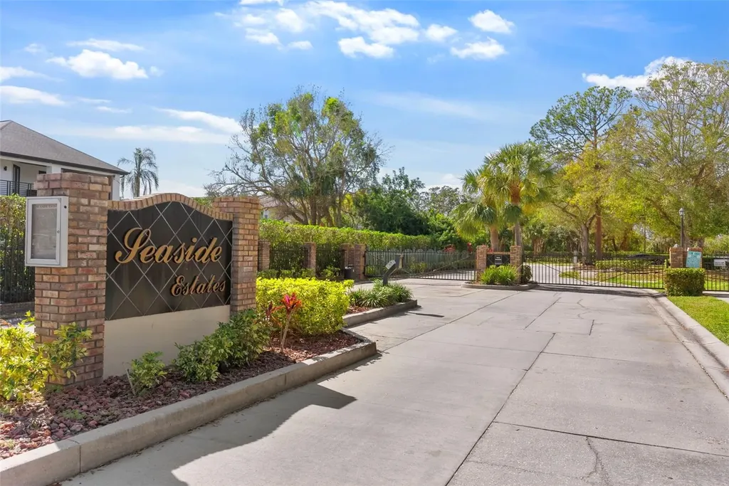 112 Brent Circle Oldsmar FL 34677