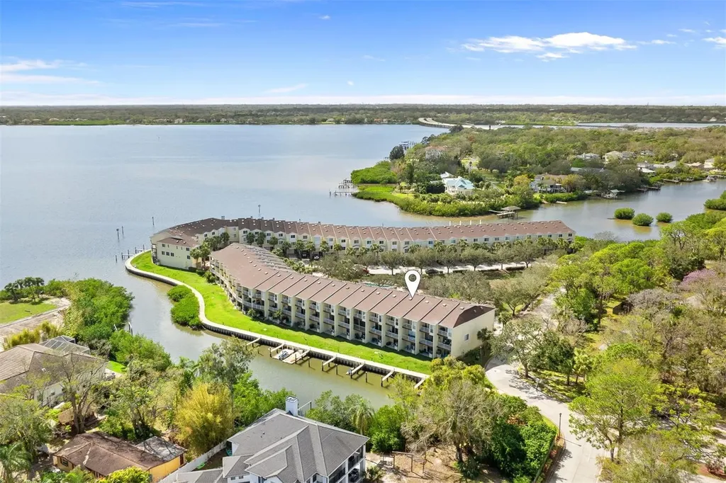 112 Brent Circle Oldsmar FL 34677