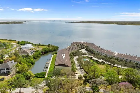 112 Brent Circle Oldsmar FL 34677