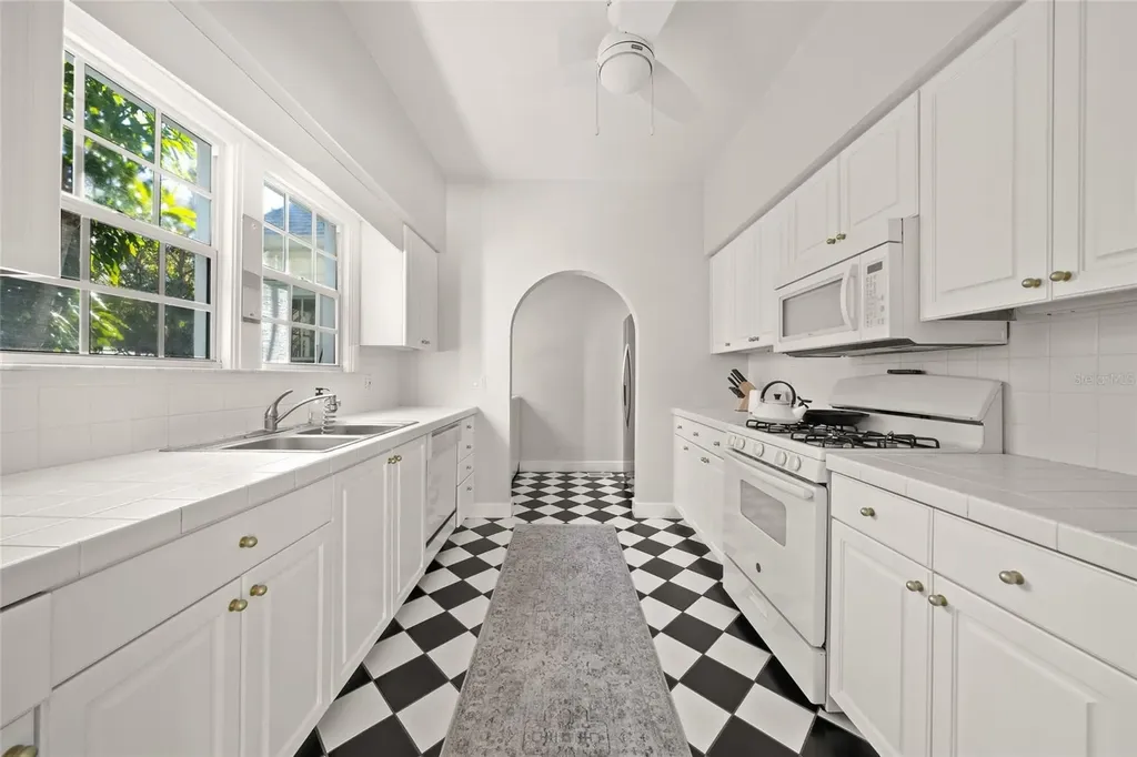 1917 Bahia Vista Street Sarasota FL 34239