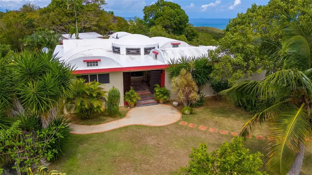 B Pilon Vieques PR 00765