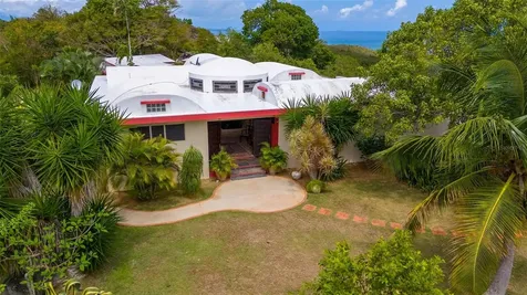 B Pilon Vieques PR 00765