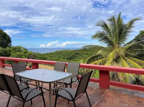 B Pilon Vieques PR 00765