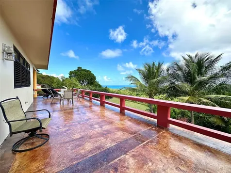 B Pilon Vieques PR 00765