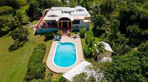 B Pilon Vieques PR 00765