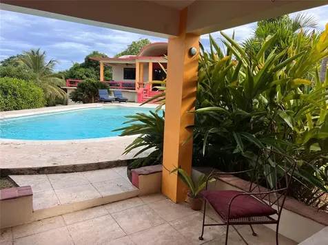 B Pilon Vieques PR 00765