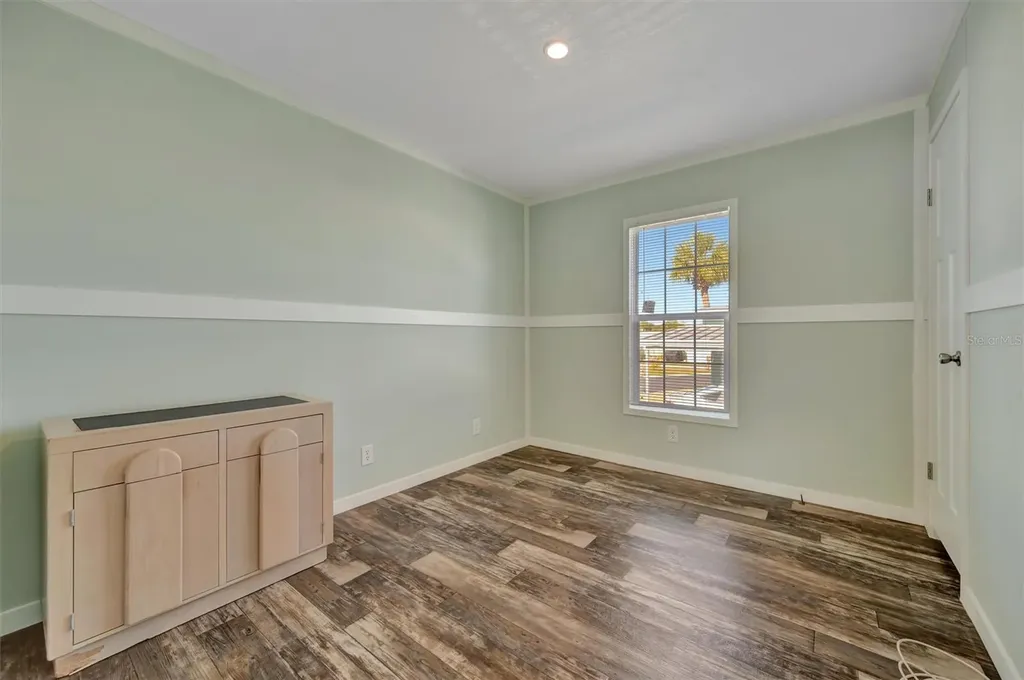 105 W Saint Johns Way Apollo Beach FL 33572