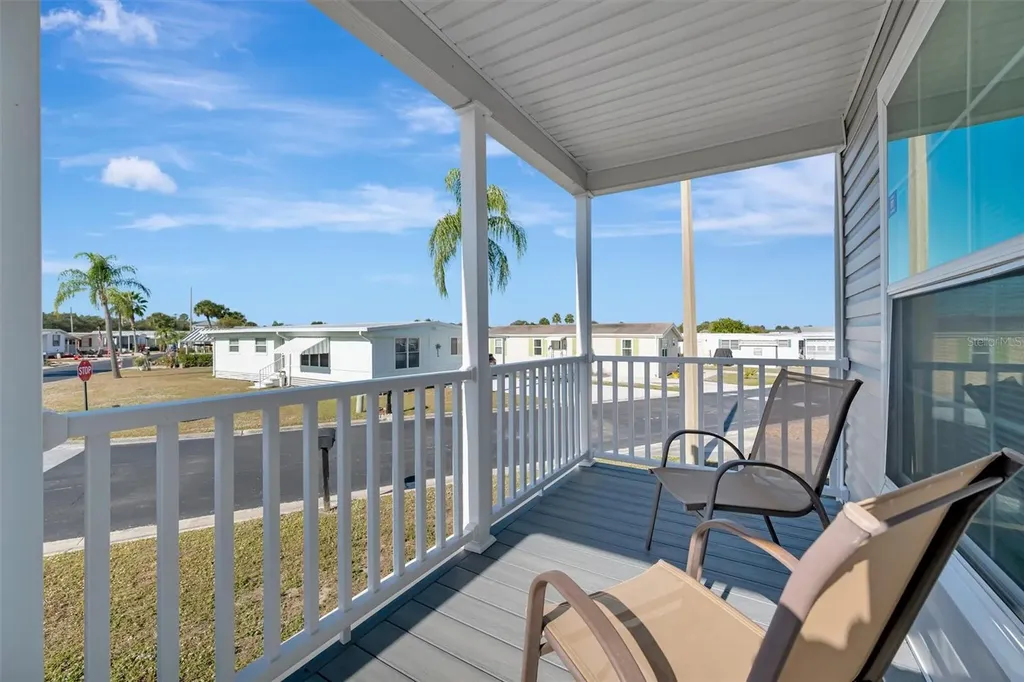 105 W Saint Johns Way Apollo Beach FL 33572