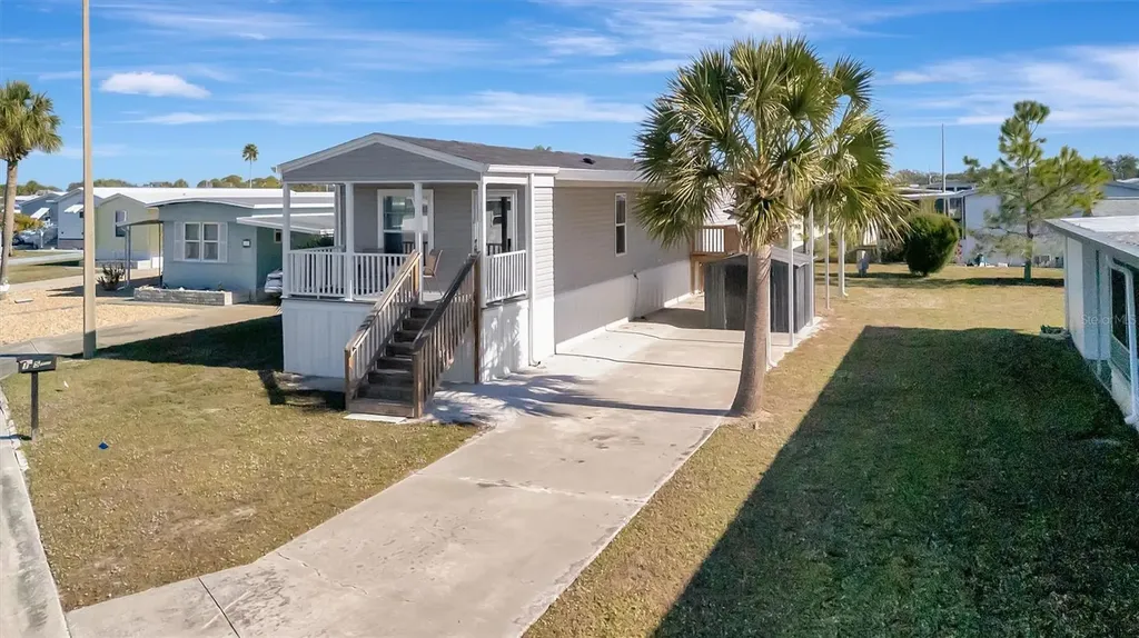105 W Saint Johns Way Apollo Beach FL 33572