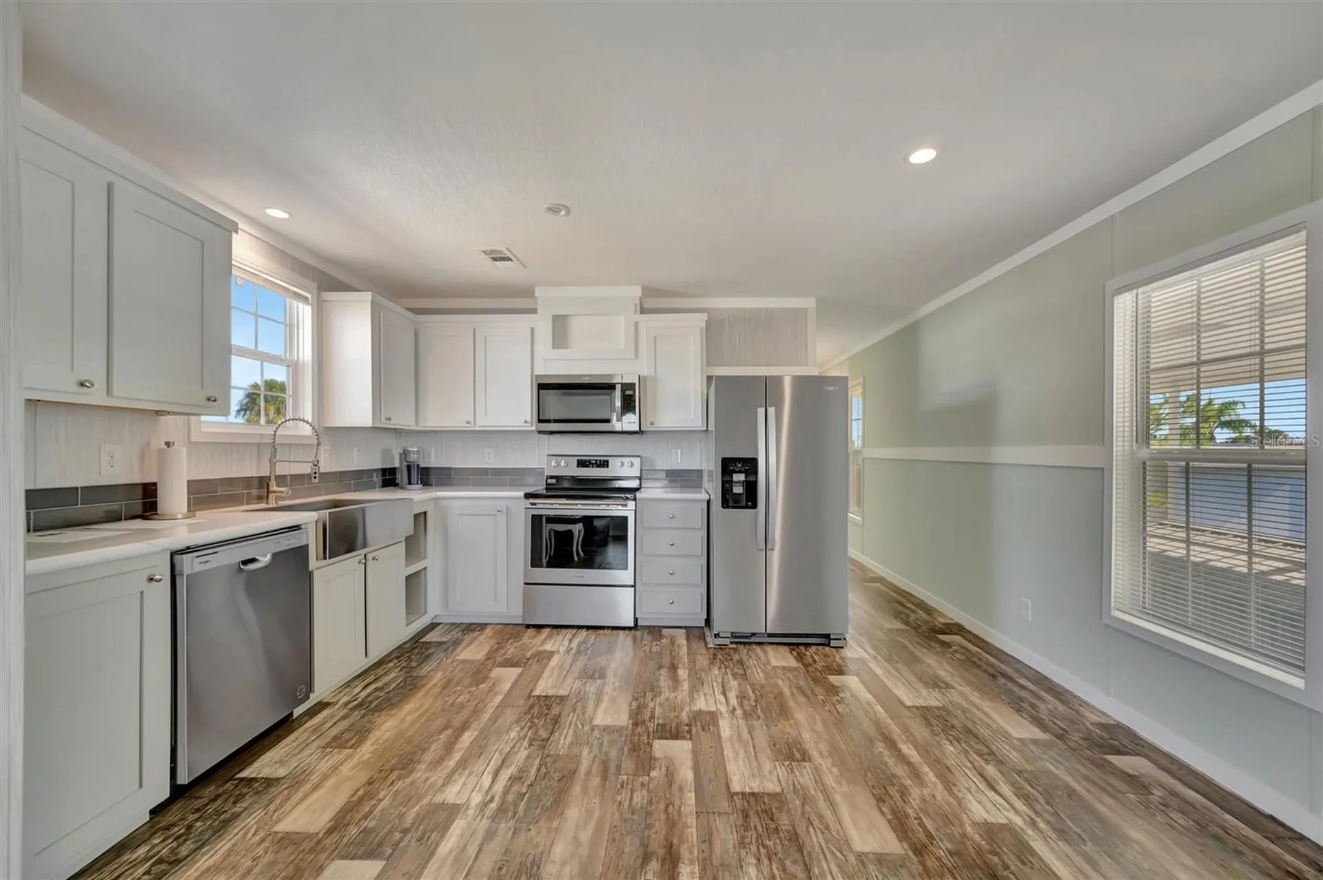 105 W Saint Johns Way Apollo Beach FL 33572
