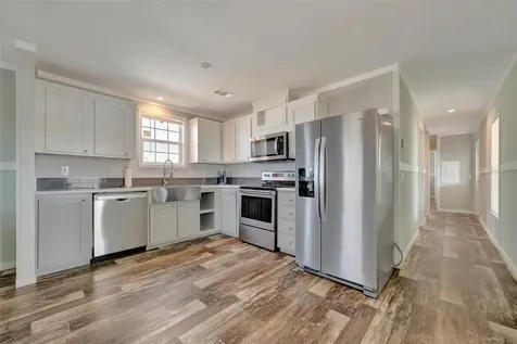 105 W Saint Johns Way Apollo Beach FL 33572