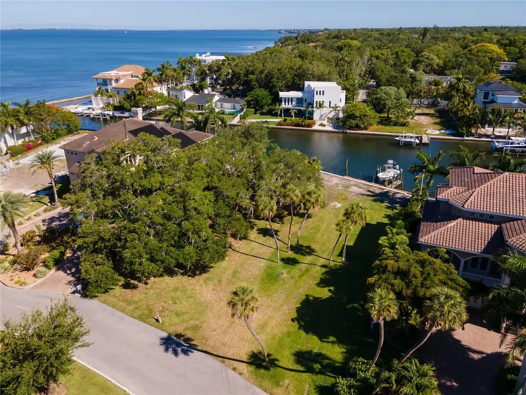 955 Whitakers Lane Sarasota FL 34236