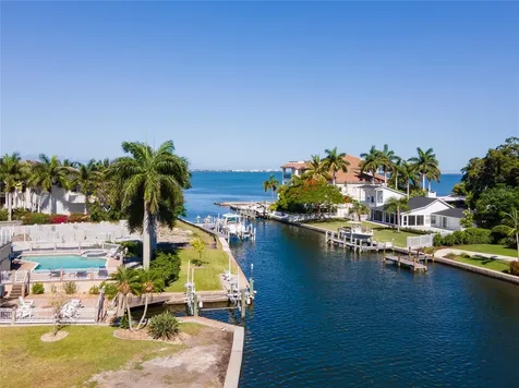 955 Whitakers Lane Sarasota FL 34236