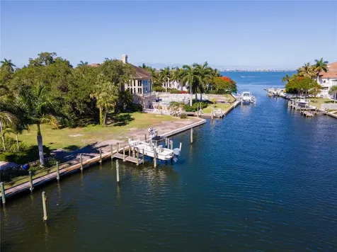 955 Whitakers Lane Sarasota FL 34236