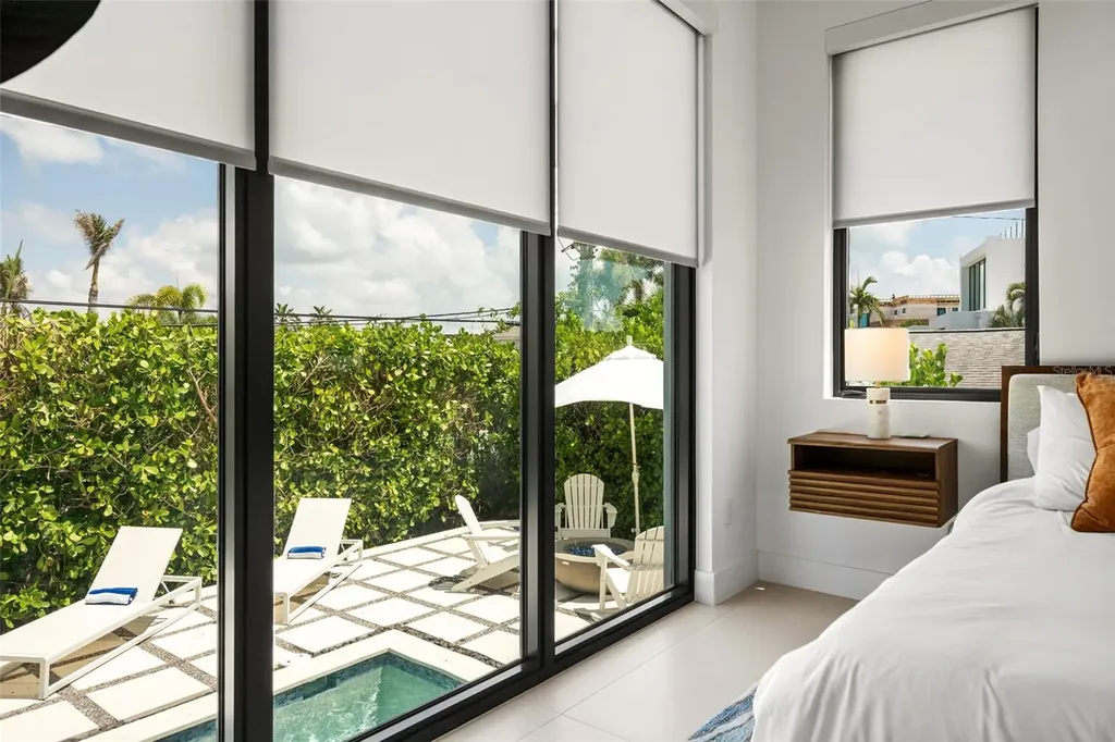 1212 Center Place Sarasota FL 34236
