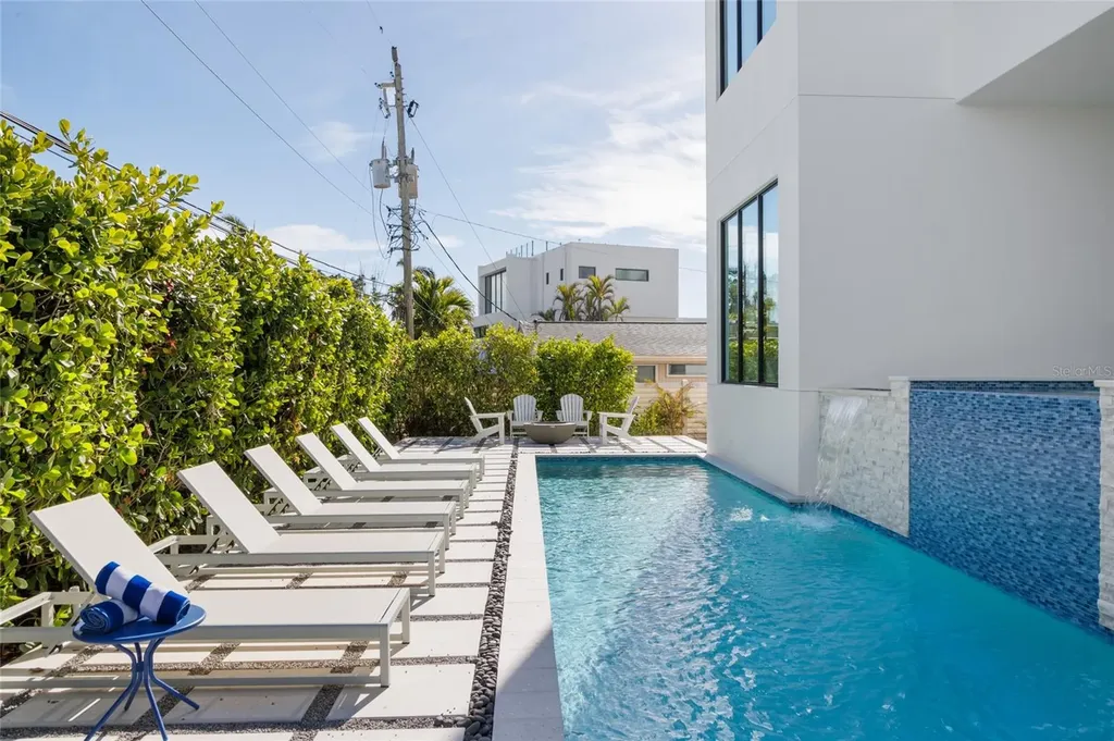 1212 Center Place Sarasota FL 34236