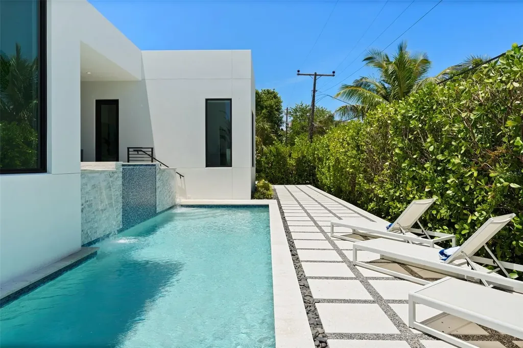 1212 Center Place Sarasota FL 34236