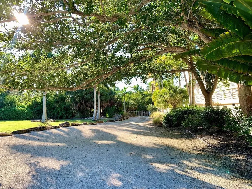 1212 Center Place Sarasota FL 34236