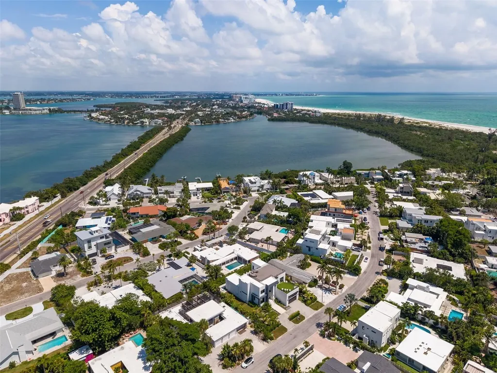 1212 Center Place Sarasota FL 34236