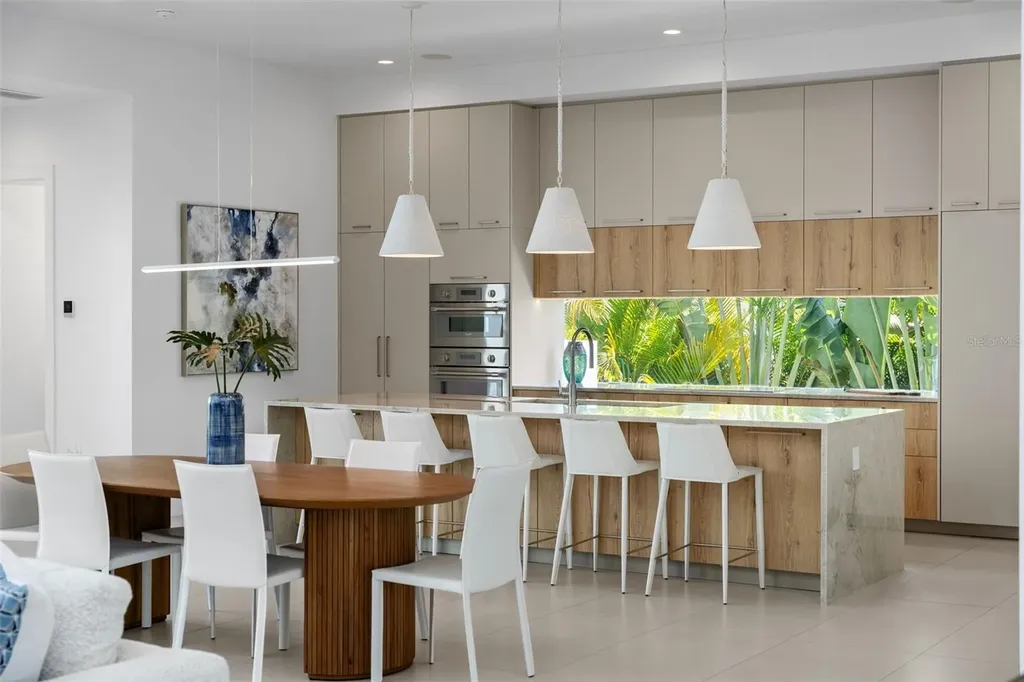 1212 Center Place Sarasota FL 34236