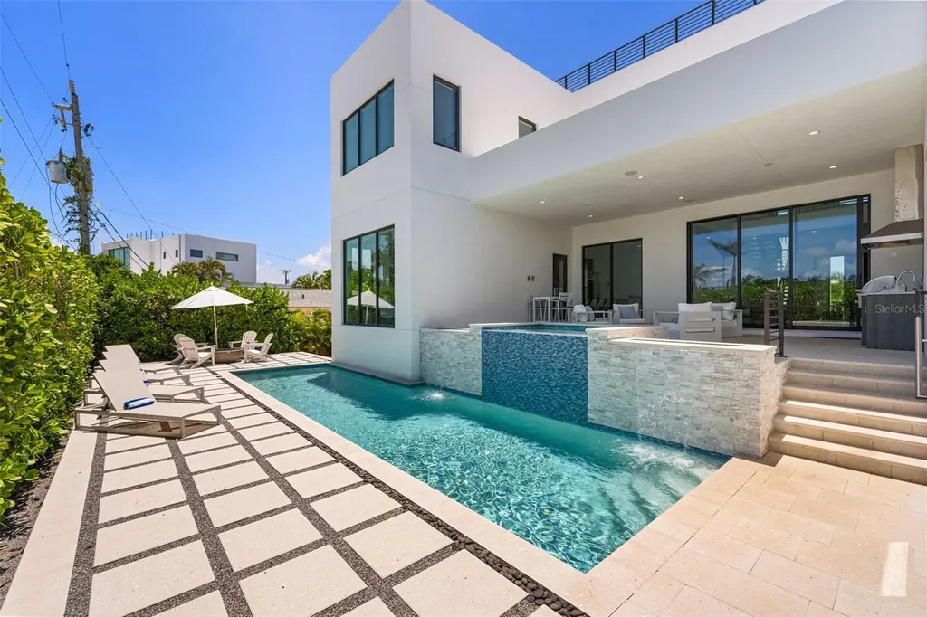 1212 Center Place Sarasota FL 34236