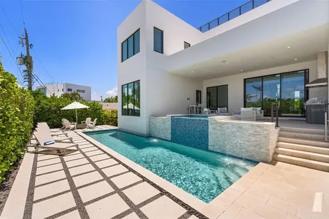 1212 Center Place Sarasota FL 34236