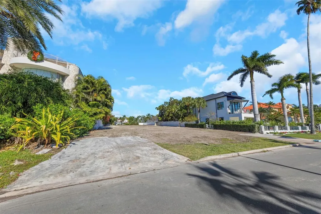 140 Brightwaters Boulevard NE St Petersburg FL 33704