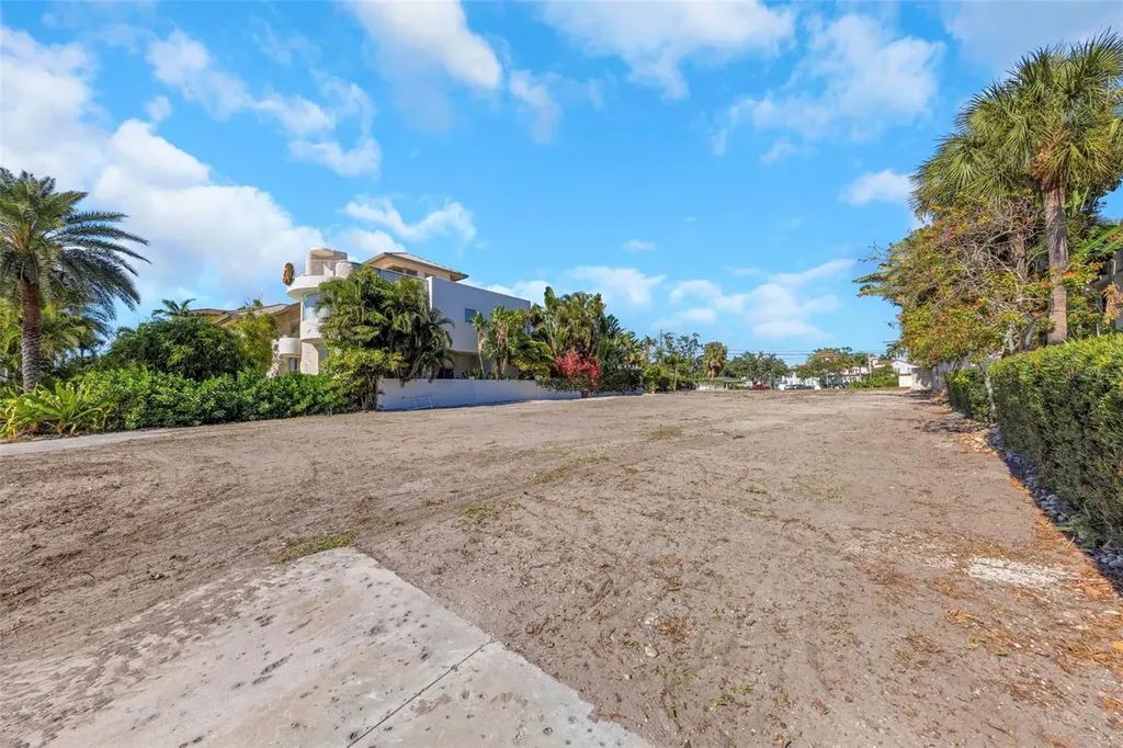 140 Brightwaters Boulevard NE St Petersburg FL 33704
