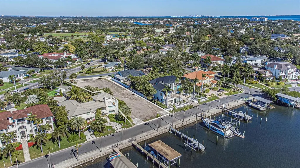 140 Brightwaters Boulevard NE St Petersburg FL 33704