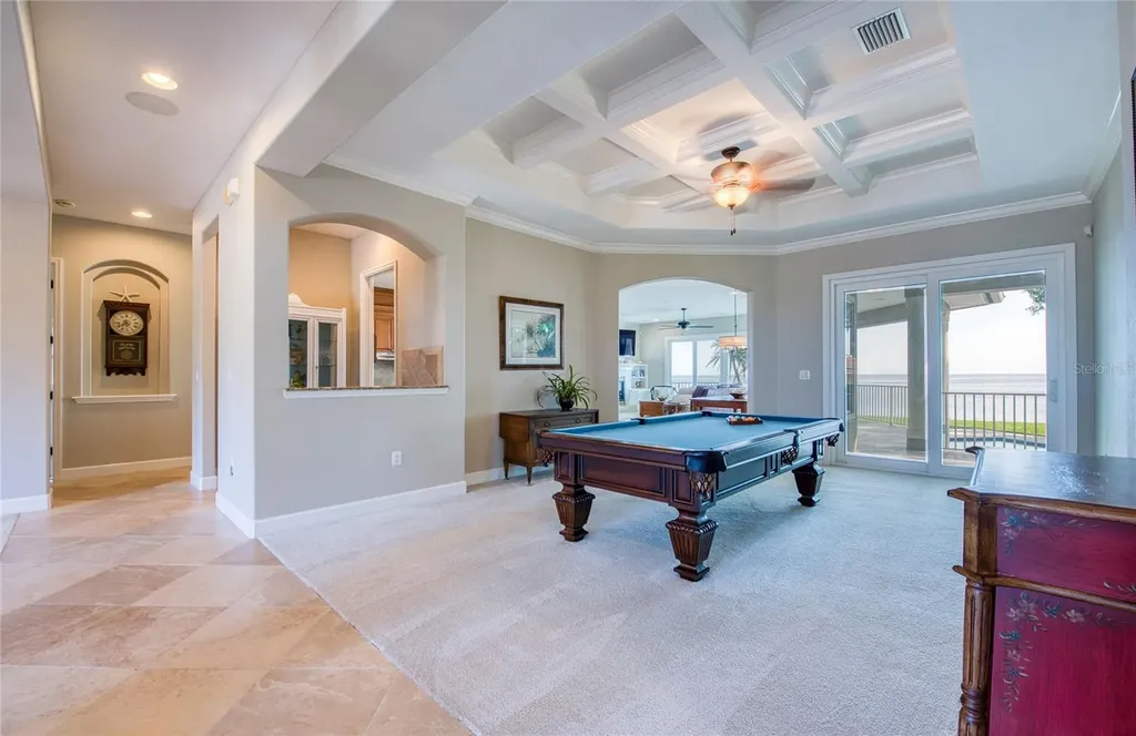 5918 Bahama Shores Drive S St Petersburg FL 33705