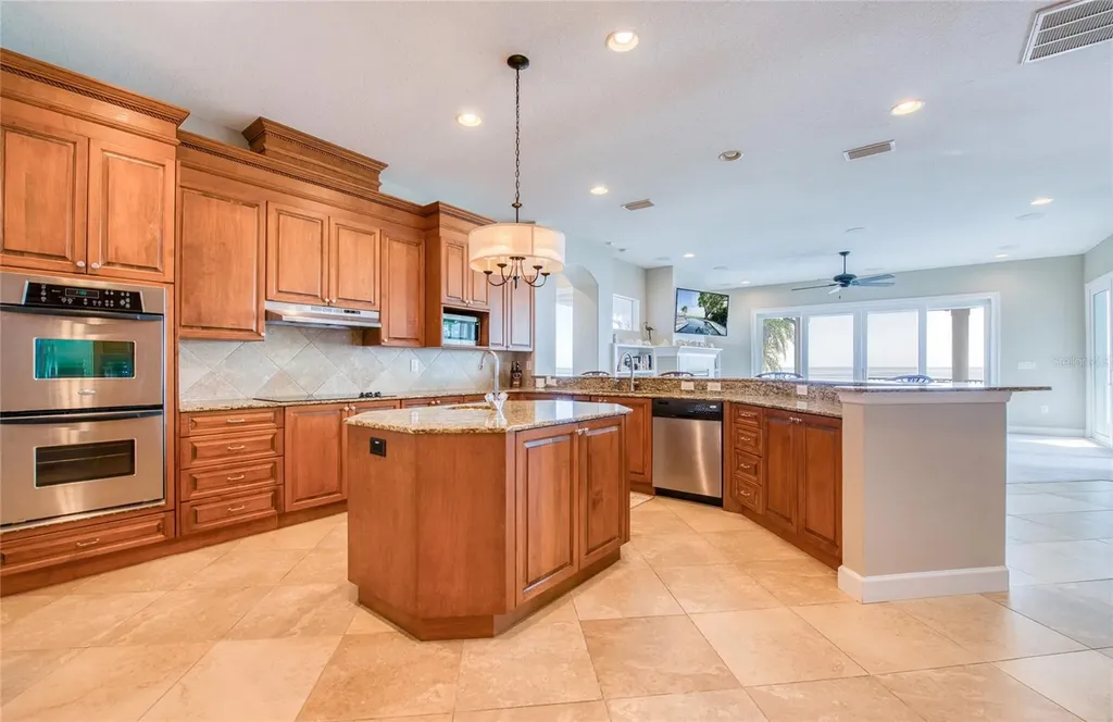 5918 Bahama Shores Drive S St Petersburg FL 33705