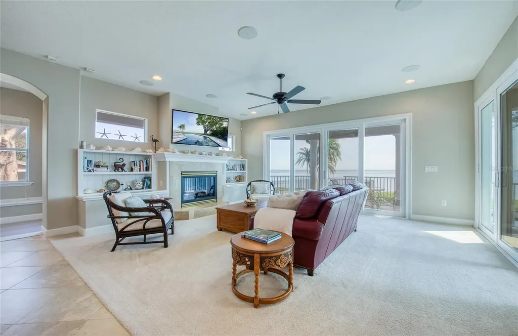 5918 Bahama Shores Drive S St Petersburg FL 33705