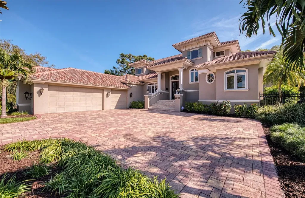 5918 Bahama Shores Drive S St Petersburg FL 33705