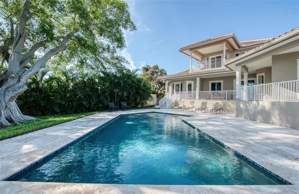 5918 Bahama Shores Drive S St Petersburg FL 33705